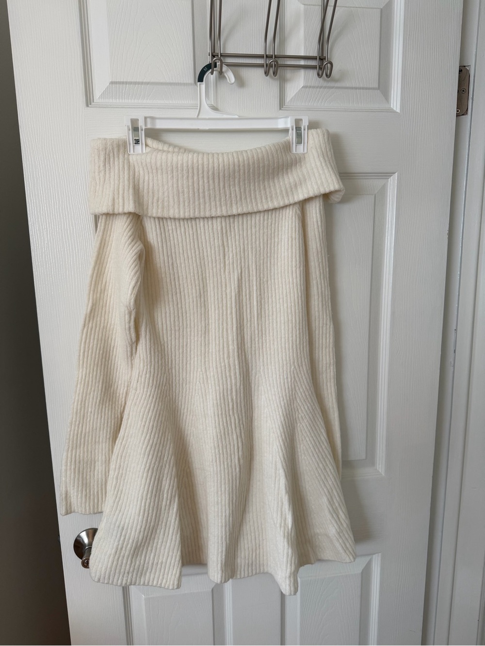H&M Rib Knit Off-Shoulder Dress - Picture 2 of 4